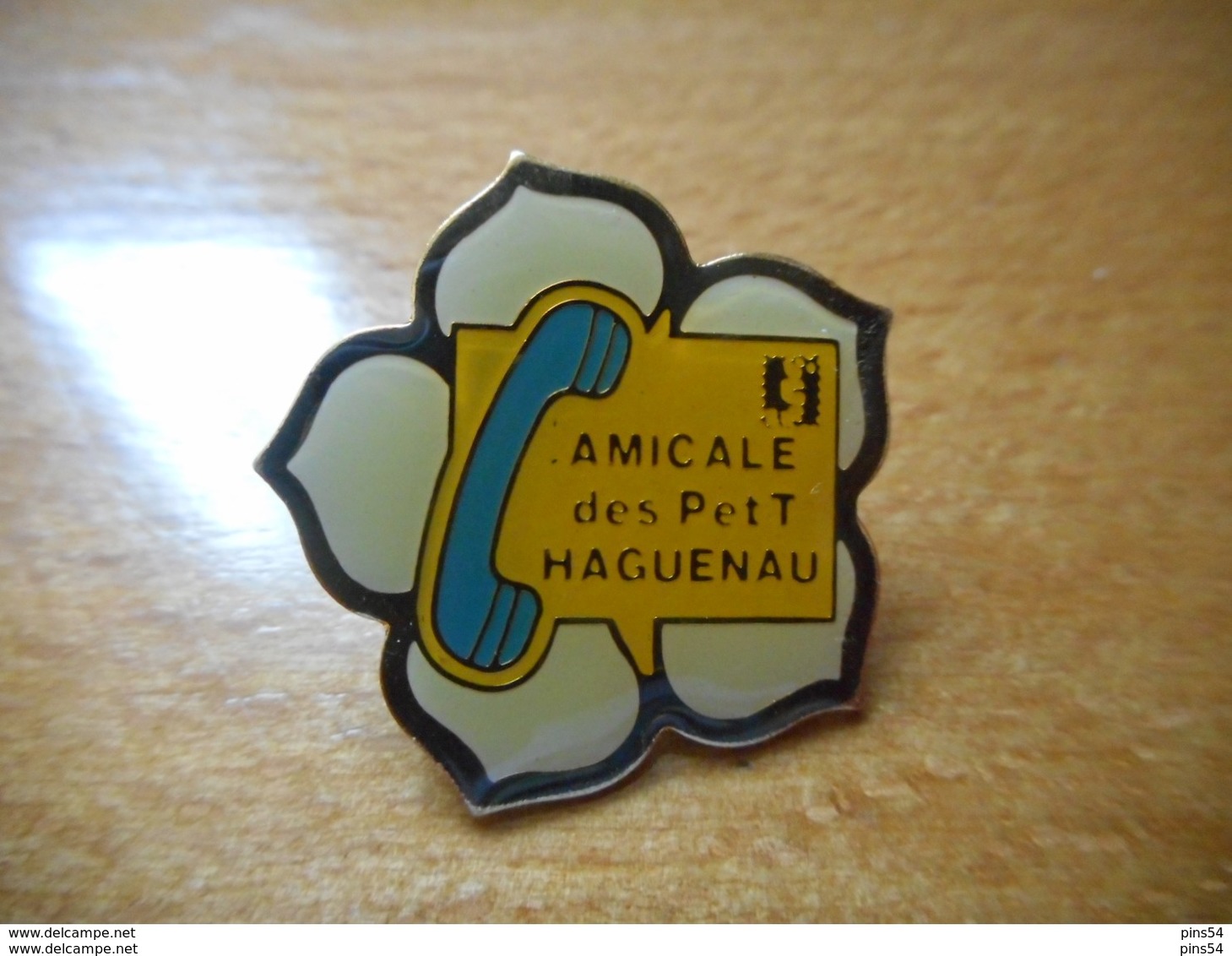 A001 -- Pin's La Poste Amicale Des P Et T Haguenau - Postes
