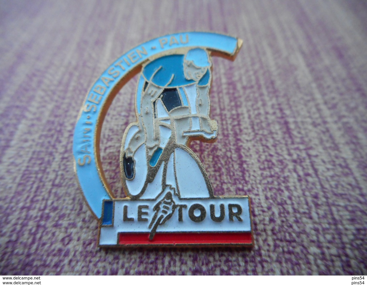 A004 -- Pin's Le Tour Saint Sebastien Pau - Cyclisme