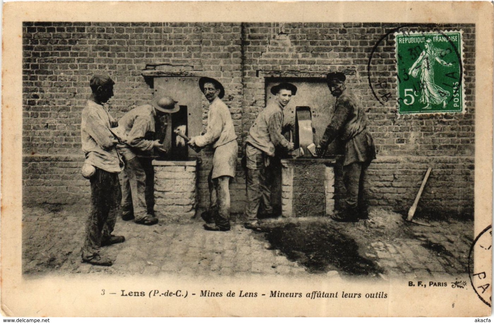 CPA LENS (P.-de-C.) - Mines De LENS - Mineurs AffÃºtant Leurs Outils (976613) - Lens