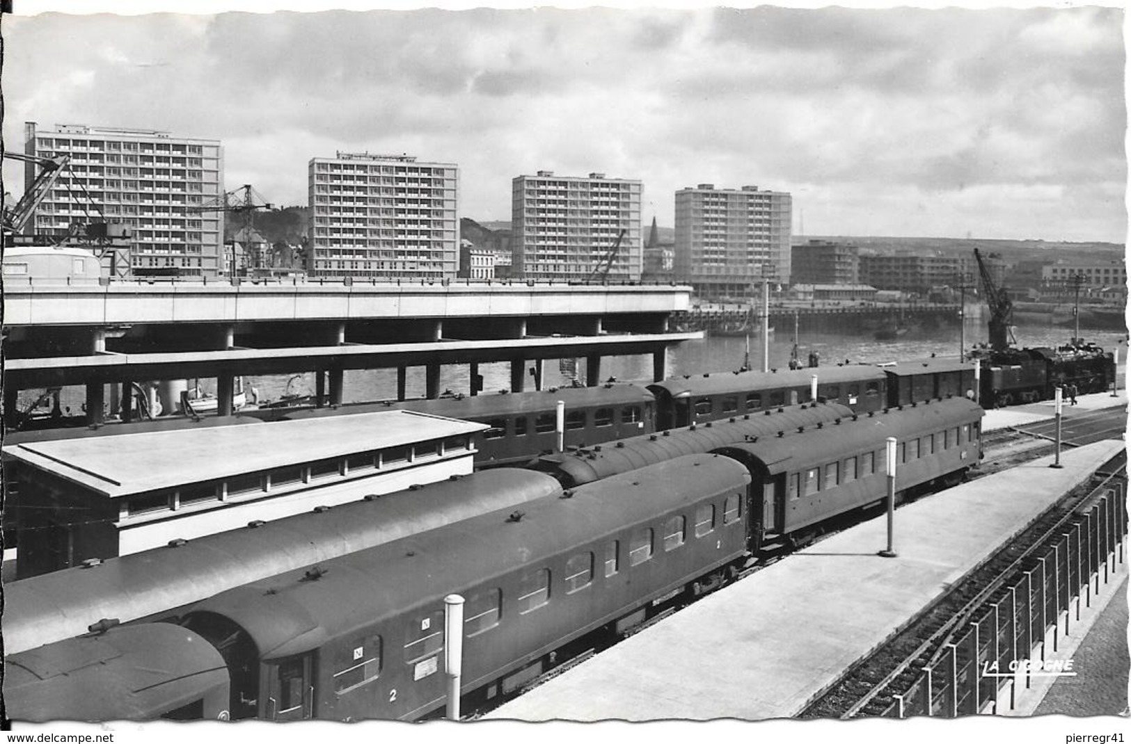 CPA-1960-62-BOULOGNE Sur MER-La GARE MARITIME-et Les Nouveaux Immeubles-Edit La Cigogne-TBE- - Boulogne Sur Mer