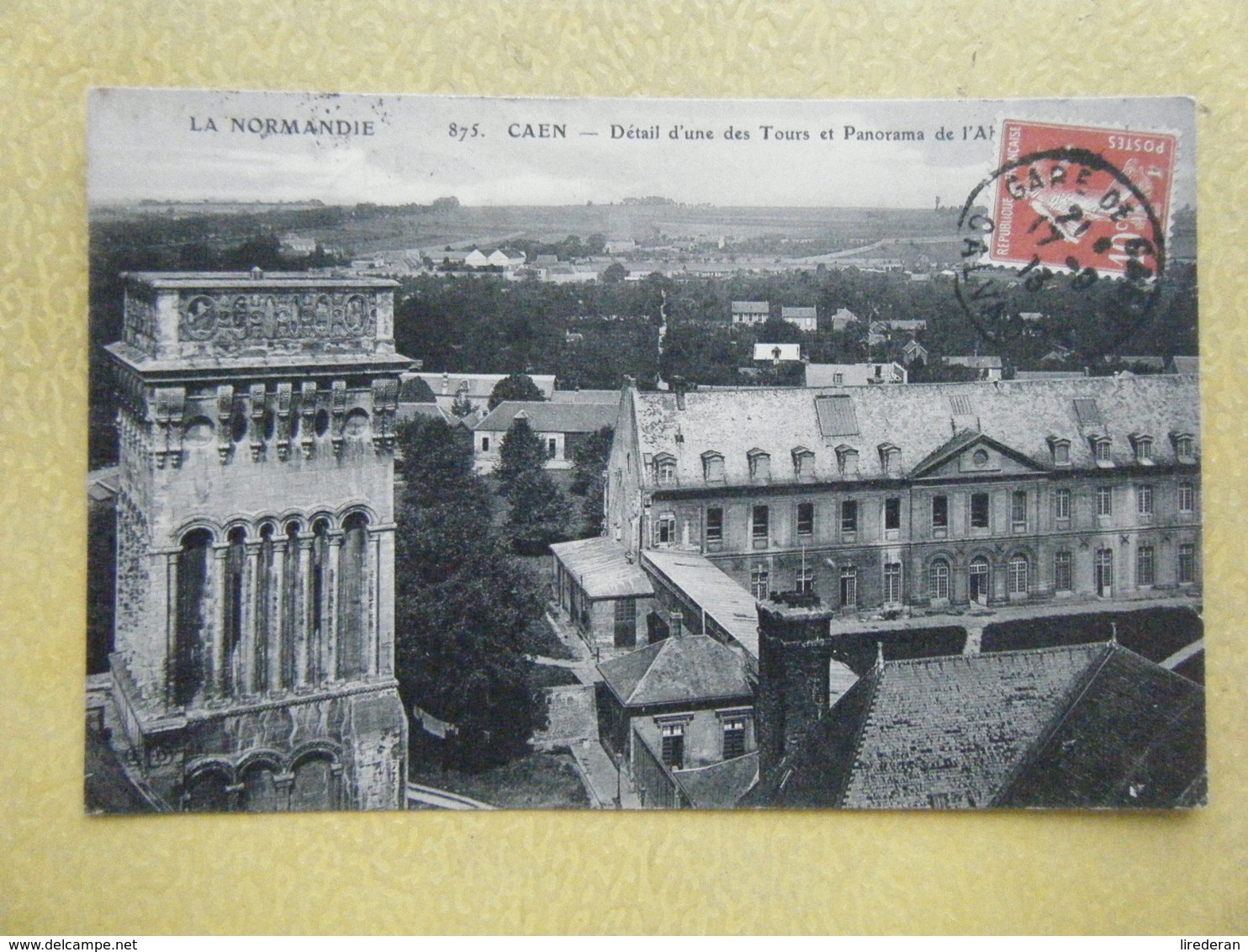 CAEN. L'Eglise De La Trinité. Une Des Tours Et L'Abbaye Aux Dames. - Caen