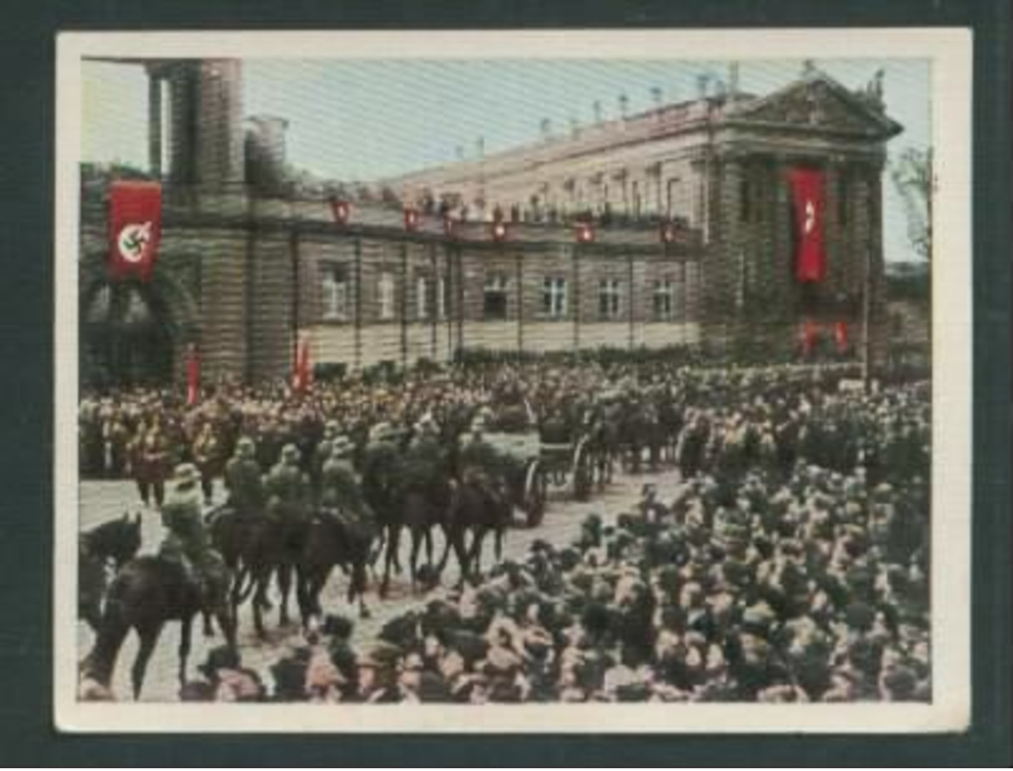 WW II Zigaretten Sammelbild 6,2 X 4,8 Cm , Kampf Um Das Dritte Reich Nr. 201 : Die Reichswehr Marschiert Durch Potsdam - Album & Cataloghi