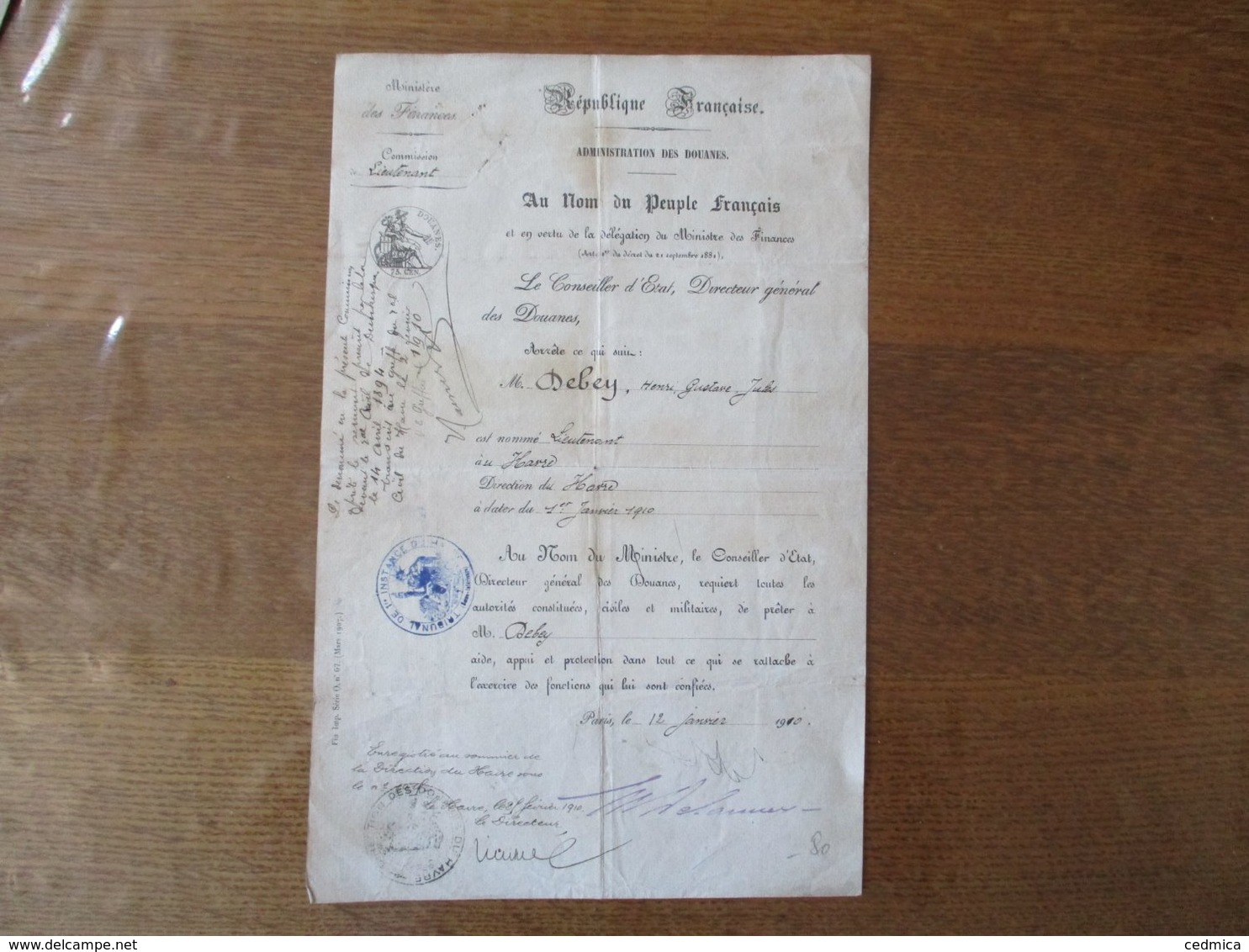 ADMINISTRATION DES DOUANES AU NOM DU PEUPLE FRANCAIS  M. DEBEY HENRI EST NOMME LIEUTENANT LE 1er JANVIER 1910 LE CONSEIL - Documents Historiques