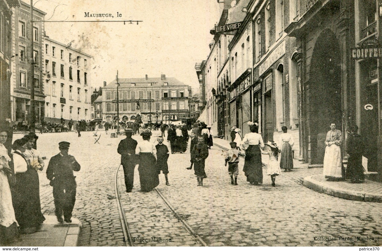 MAUBEUGE - Rue Place Animées à Identifier - Maubeuge