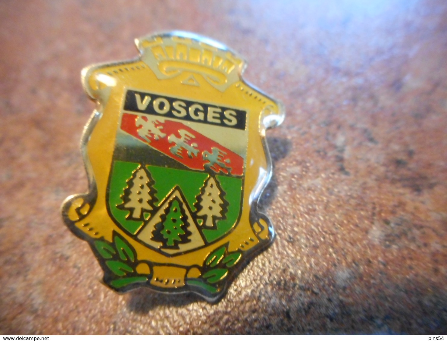 A038 -- Pin's Blason Vosges - Villes