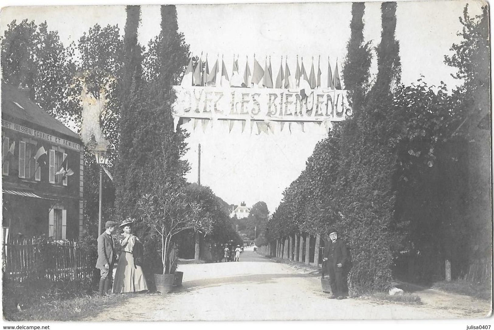 CHAUMONT EN VEXIN (60) Carte Photo Arc De Triomphe Avenue De La Gare - Chaumont En Vexin