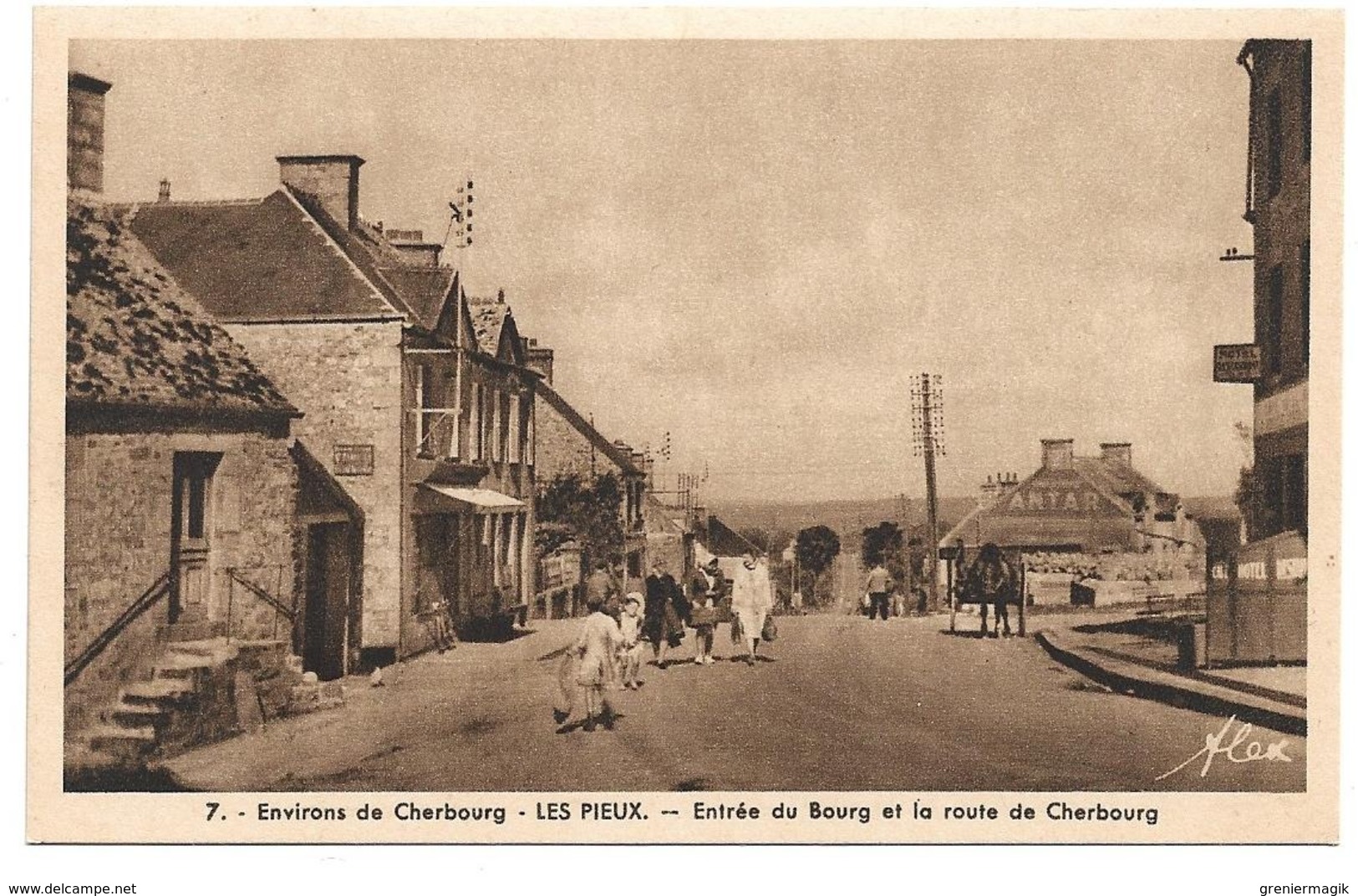 50 Environs De Cherbourg - Les Pieux (Manche) - Entrée Du Bourg Et La Route De Cherbourg - Edition Alex - Autres & Non Classés
