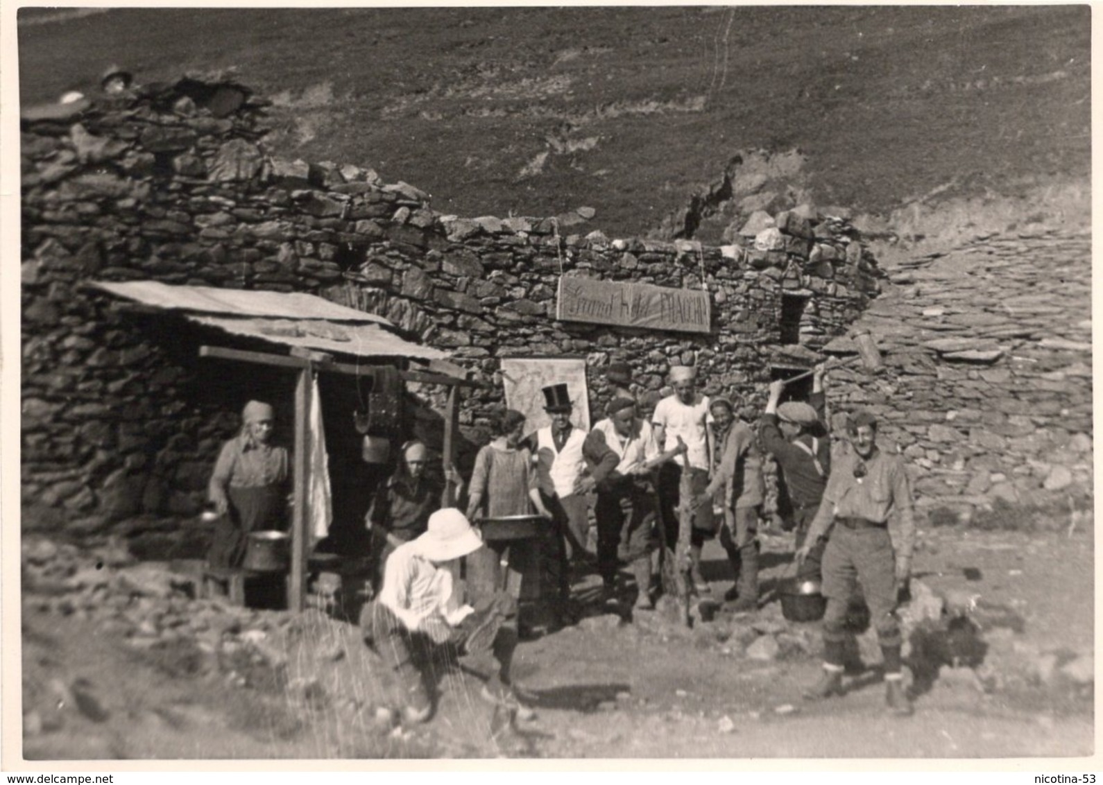 FO-00170- FOTO ORIGINALE- CAMPEGGIO UGET  A( BY INDECIFRABILE) 1925- - Personnes Anonymes