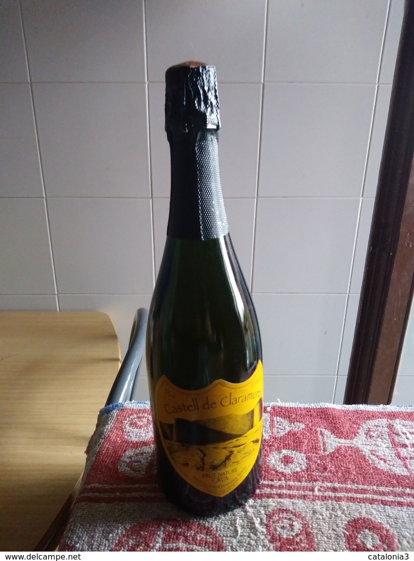 CAVA - Botella De Cava Antigua CASTELL DE CLARAMUNT - Champagne & Sparkling Wine