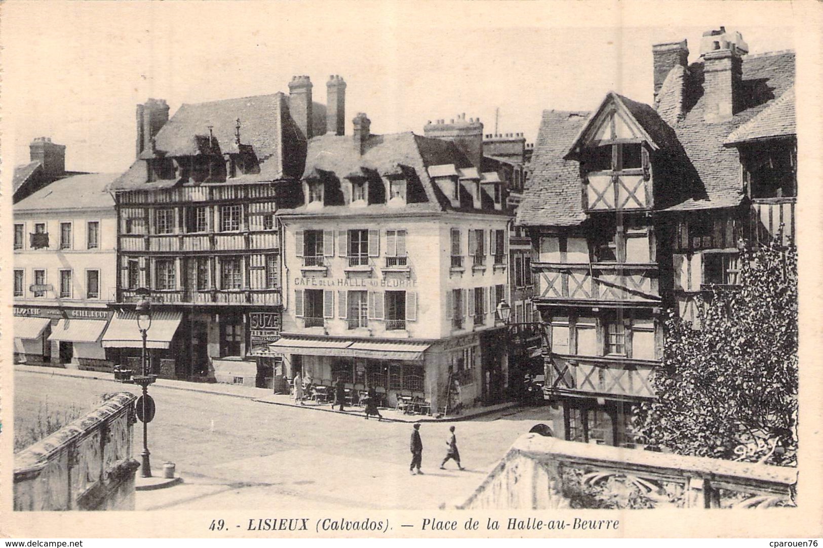 C P A 14 Lisieux Calvados NORMANDIE La Place De La Halle Au Beurre - Lisieux