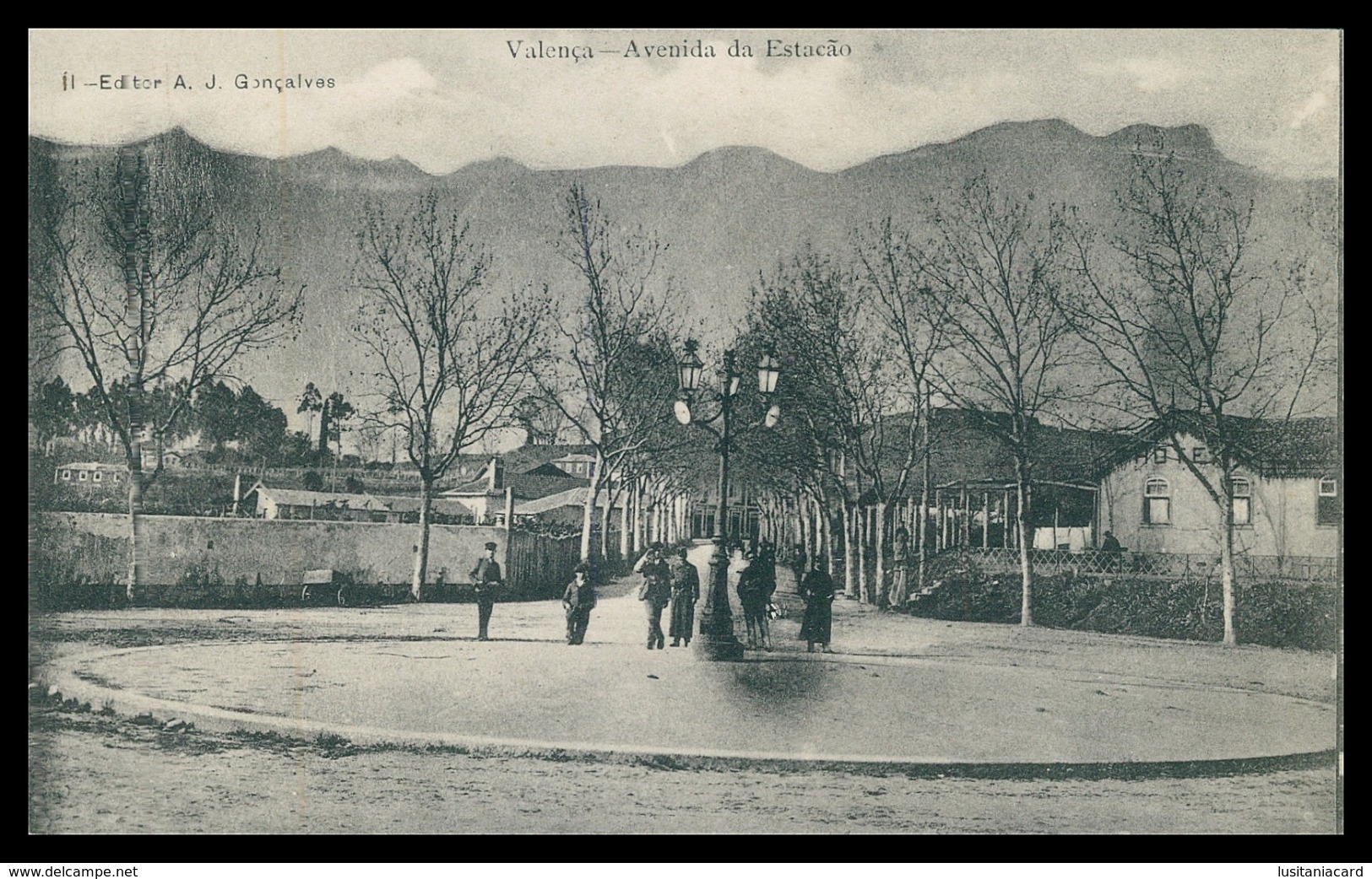 VALENÇA - Avenida Da Estação ( Ed. A.J. Gonçalves Nº 11)  Carte Postale - Viana Do Castelo