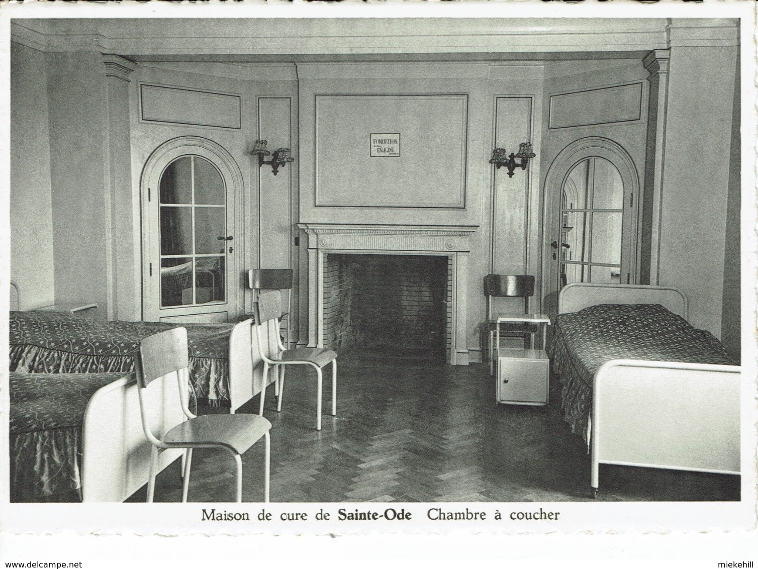 SAINTE-ODE-MAISON DE CURE-CHAMBRE A COUCHER - Sainte-Ode