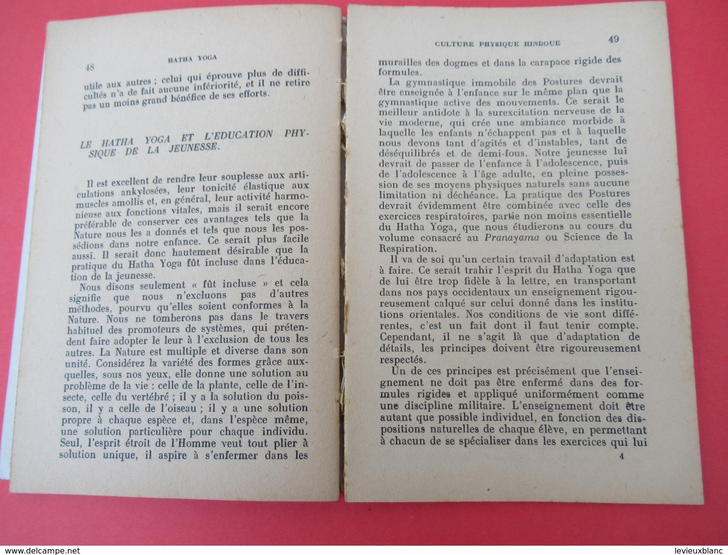 Livre/ Culture Physique Hindoue/ Les Asanas ( Ou "Postures")/ Hatha Yoga/ C KERNEÏZ/Taillandier/ 1954      LIV171 - Gezondheid