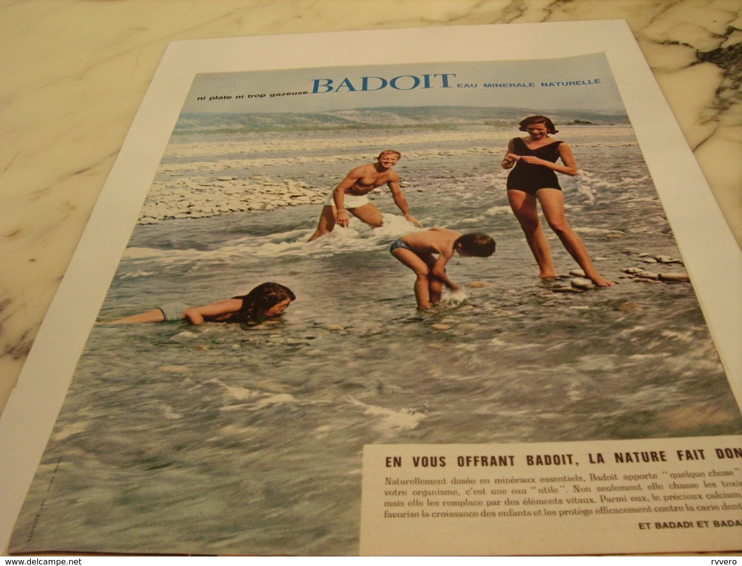 ANCIENNE PUBLICITE NI PLATE NI TROP GAZEUSE MINERALE BADOIT  1964 - Affiches