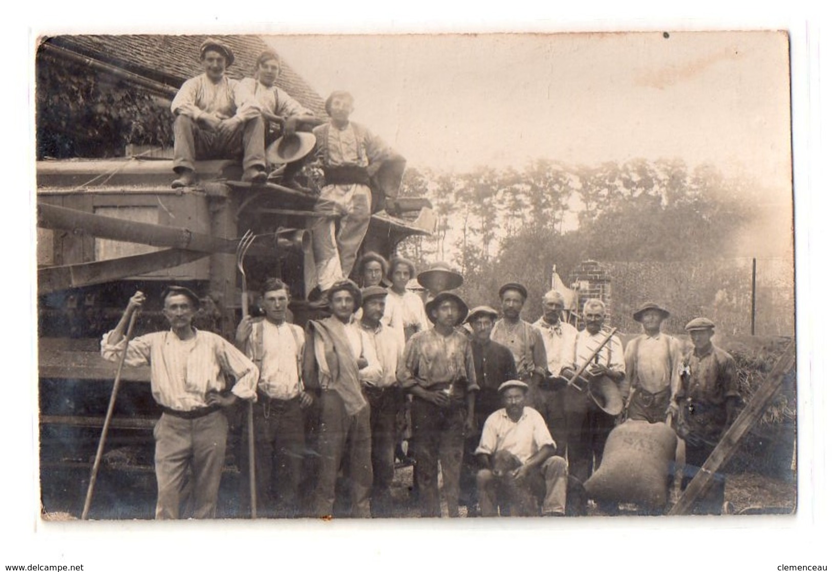 Carte Photo Moisonneuse Batteuse Ouvriers Au Travail - Fermes