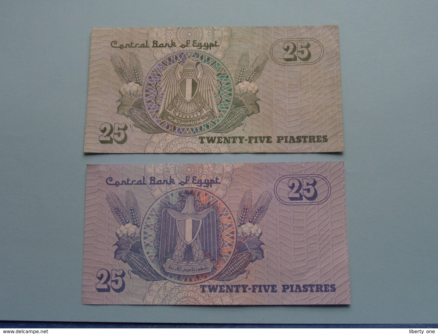 2 X Twenty-Five PIASTRES 25 / Central Bank Of EGYPT ( For Grade, Please See Photo ) ! - Egipto