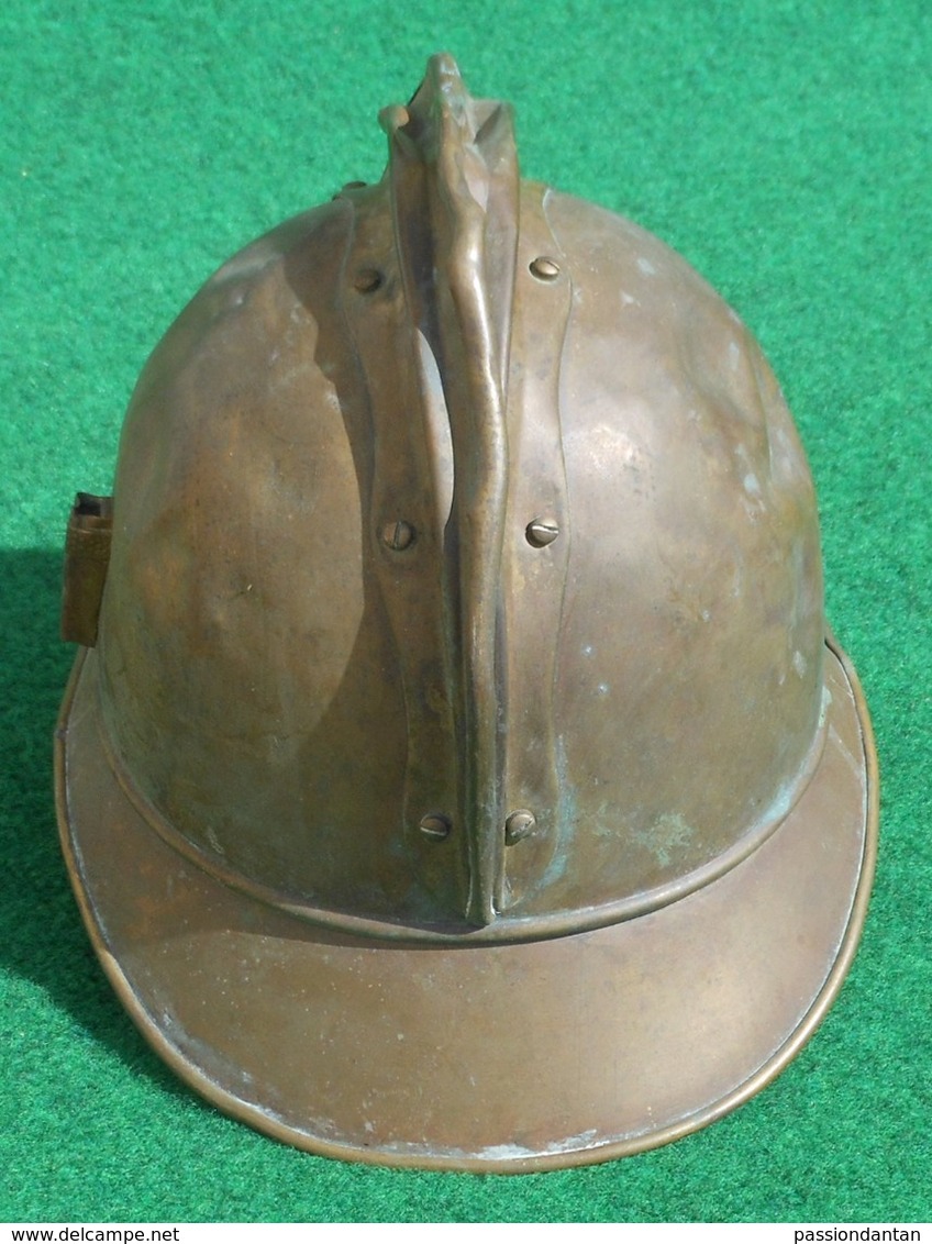 Coque De Casque De Sapeur Pompier En Laiton De La Commune De Breuil Le Vert Dans Le Département De L'Oise - Casques & Coiffures