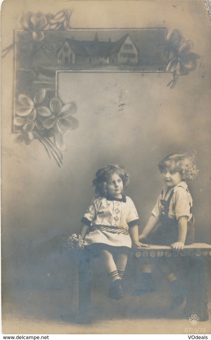 CPA - Thèmes -  Portrait De Filles - Enfants - Fillettes - Portraits