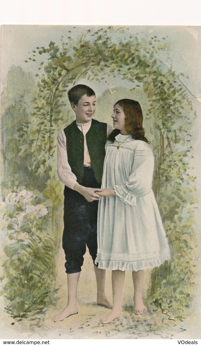 CPA - Thèmes -  Portrait De Couple D'enfants - Garçon - Fille - Portretten