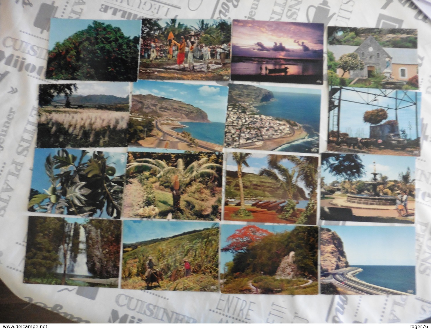 LOT DE 78 CARTES POSTALES  NEUVES     DE  LA  REUNION - 5 - 99 Cartes