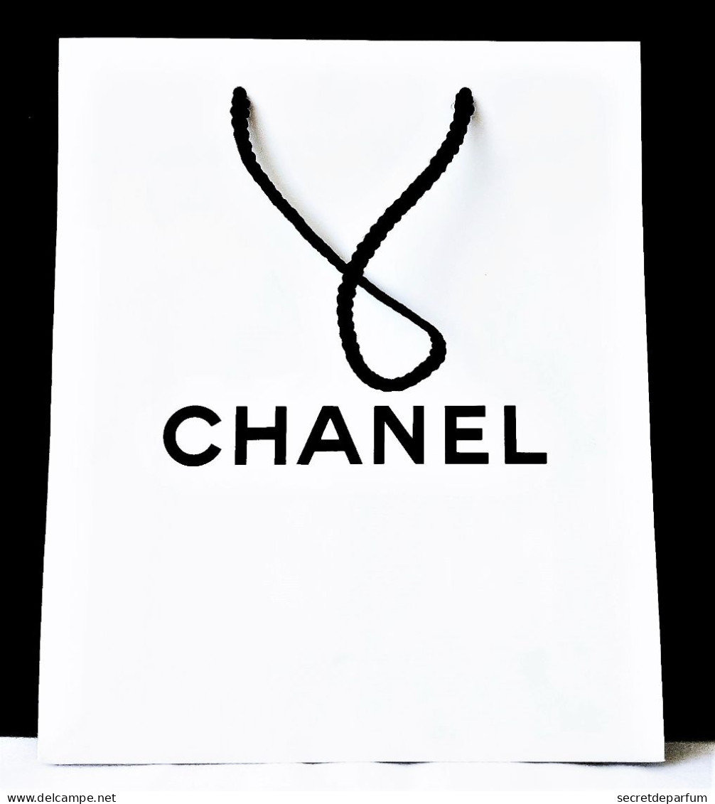 SAC OU SACHET CHANEL  PAPIER BLANC CHANEL NOIR  25 Cm  X 21 Cm - Accessoires