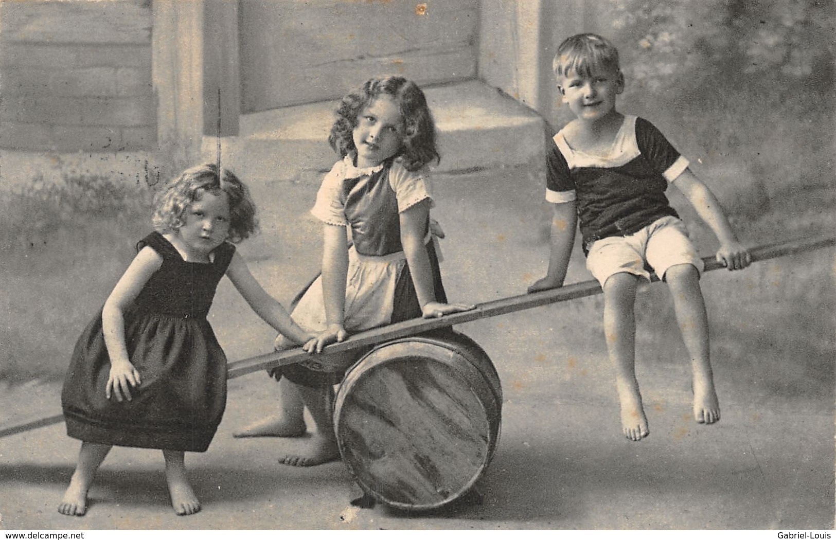 Balançoire - Tonneau - Enfant - 1913 - Groupes D'enfants & Familles