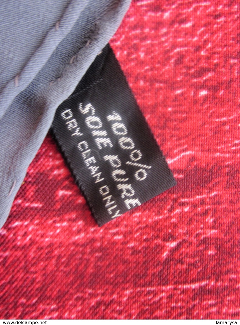 French New Luxury Scarf Never Worn In Real Silk 100% Signed Jacques Bogart Paris + Square Hermés Polyester And Acetate - Scarves