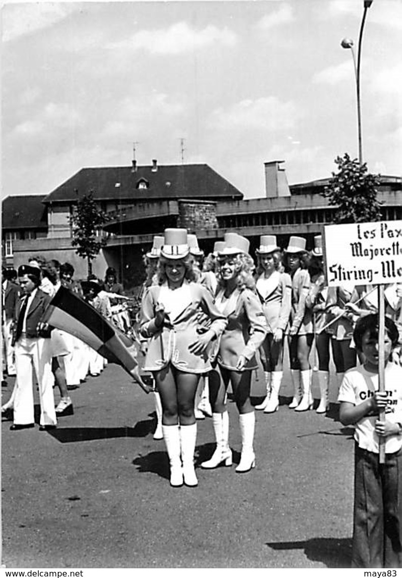 PIN UP MAJORETTES A FORBACH  DE STIRING WENDEL - Pin-up