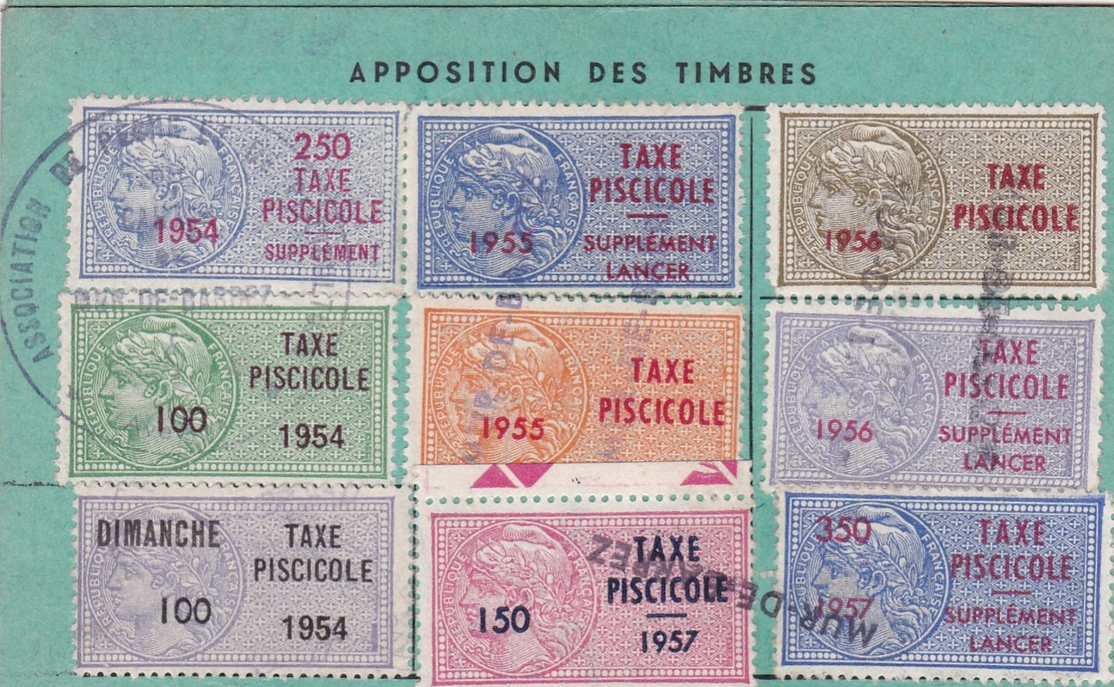 TAXE  PISCICOLE Et  SUPPLEMENT  LANCER  :  9  FISCAUX  1954 - 7   SUR  CARTE  FEDERATION  DE  PECHE  DE  L' AVEYRON - Other & Unclassified