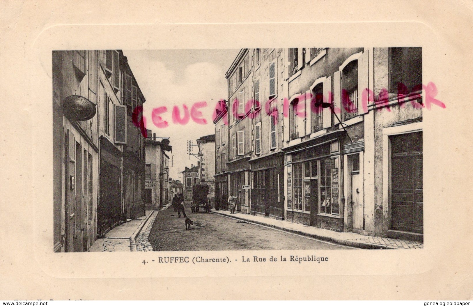 16 - RUFFEC - LA RUE DE LA REPUBLIQUE - EDITEUR VVE PENAUD TABAC   CHARENTE - Ruffec