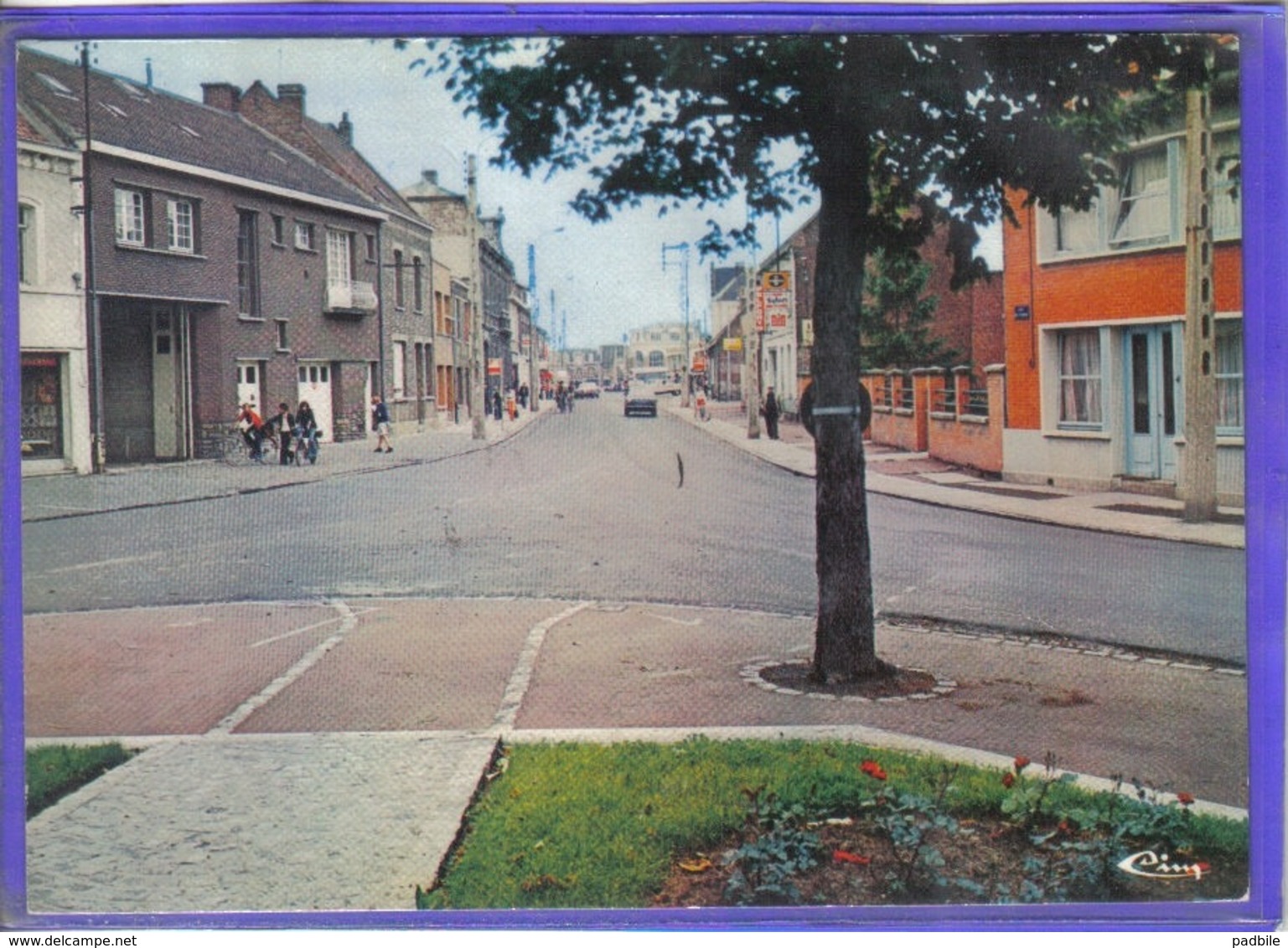 Carte Postale 59. Sin-le-Noble  Place De La Liberté Et Rue De Verdun   Très Beau Plan - Sin Le Noble