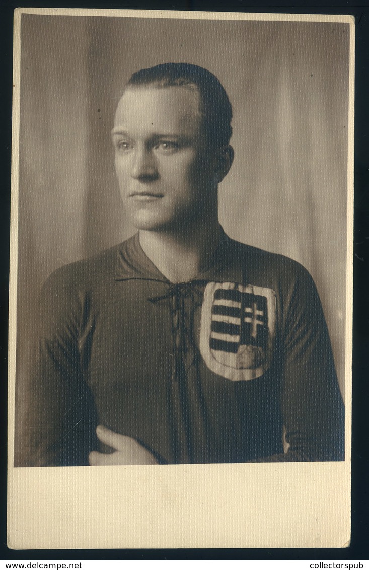 FUTBALISTA Válogatott, Címeres Mezben, Képeslap,  Fotó: Pobuda 1910-20.ca.  /  FOOTBALL Team, In Coat-of-arms Colors, Vi - Hungary