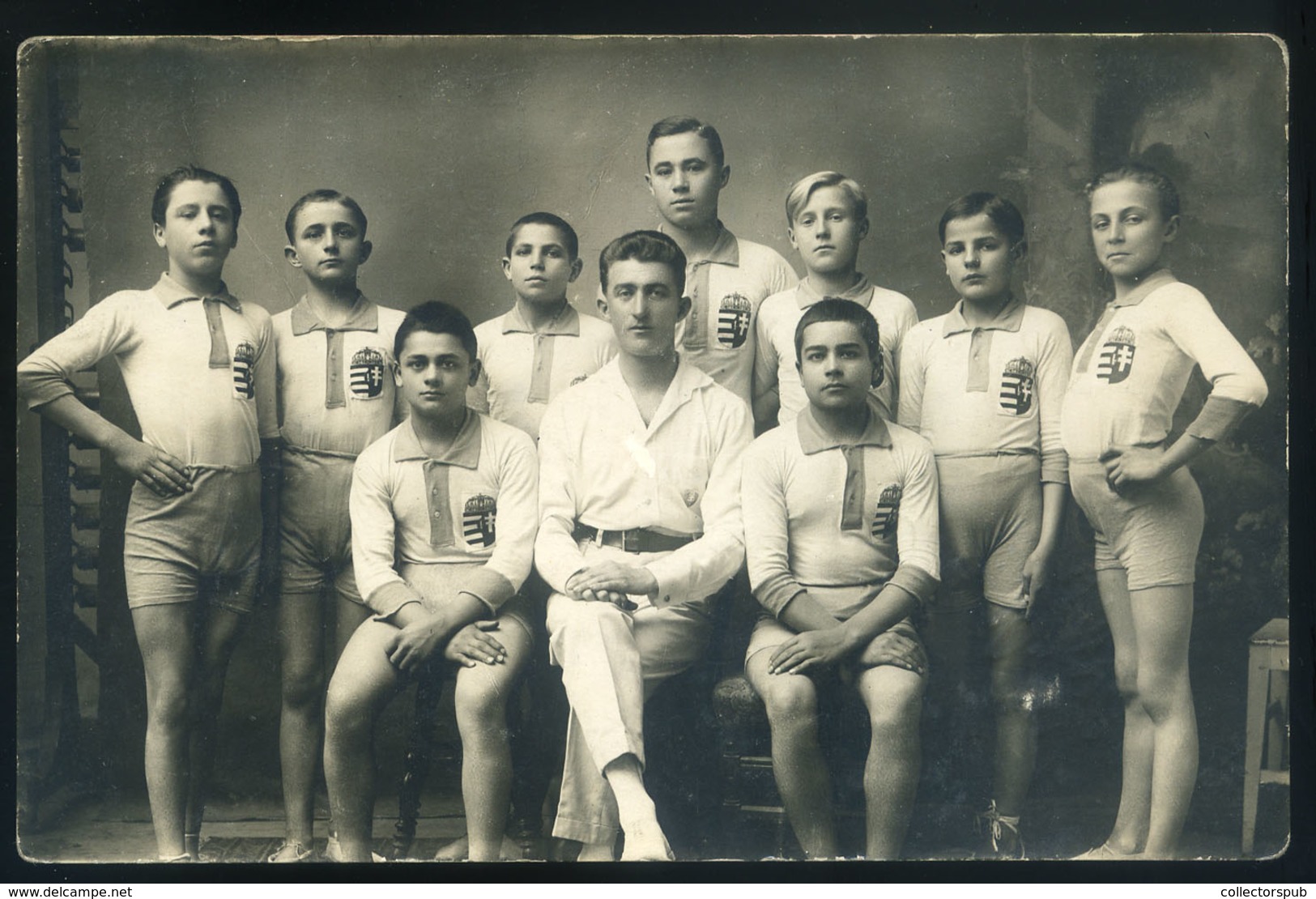 1929. SPORT Tornász Fiú Csapat, Válogatott Mezben, Fotós Képeslap  /  SPORT Gymnast Boy Team In Uniform, Photo Vintage P - Hungary