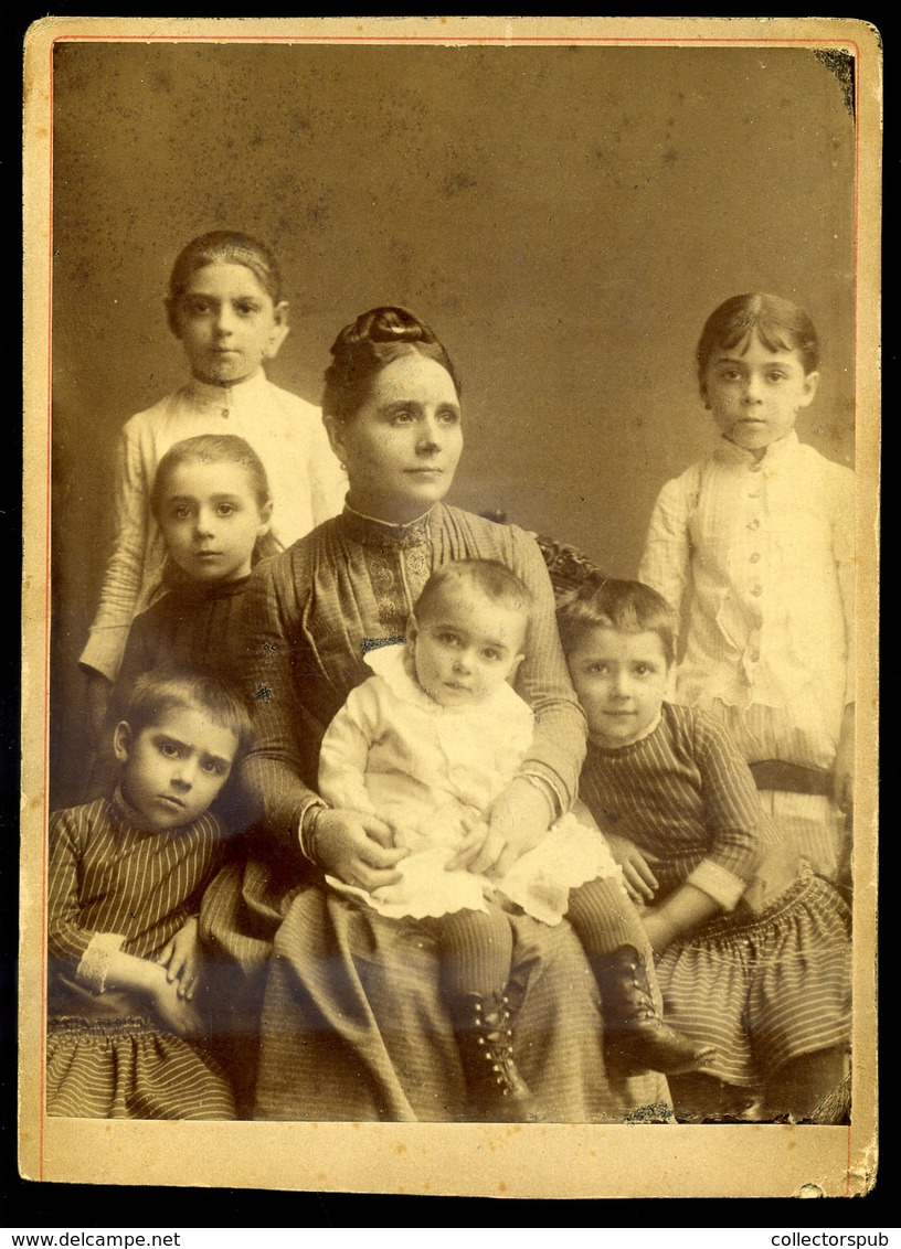 BUDAPEST 1890. Ca. Műkedvelői Fényképészet : Hölgy Hat Gyerekkel Cabinet Fotó  /  Lady With 6 Children Vintage Cabinet P - Autres & Non Classés