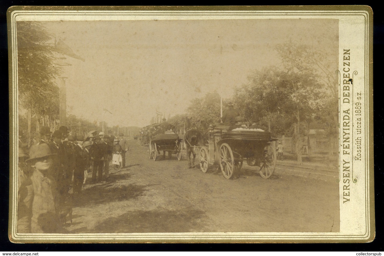 DEBRECEN 1900. Ca. Verseny Fényírda : Utcakép, Cabinet Fotó  /  Street View Vintage Cabinet Photo - Andere & Zonder Classificatie