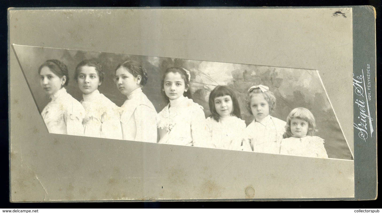 SZOLNOK 1910. Ca. Szigeti : Lányok , érdekes Cabinet Fotó, Műtermes Verso  /  Girls Intr. Vintage Cabinet Photo Studio V - Otros & Sin Clasificación