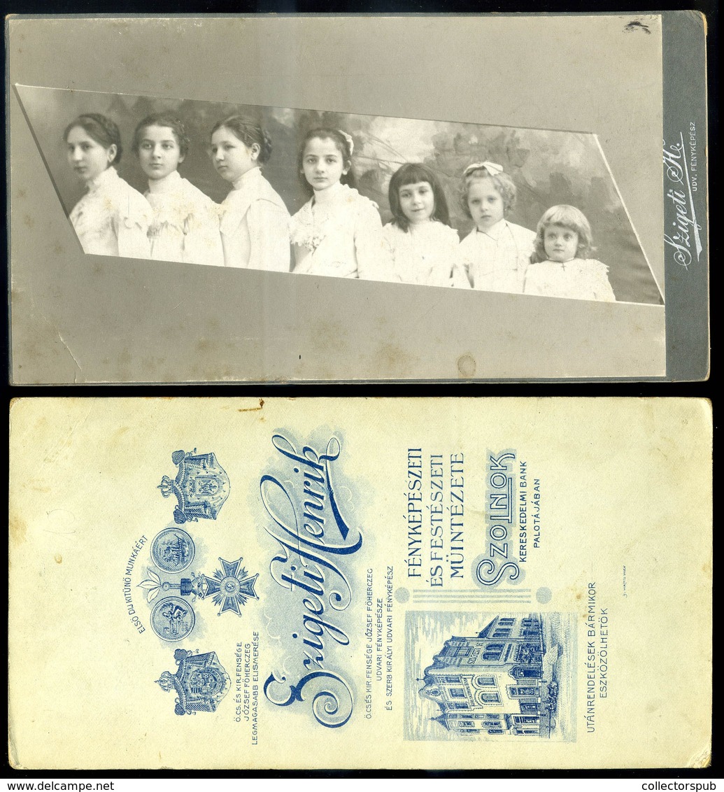 SZOLNOK 1910. Ca. Szigeti : Lányok , érdekes Cabinet Fotó, Műtermes Verso  /  Girls Intr. Vintage Cabinet Photo Studio V - Otros & Sin Clasificación