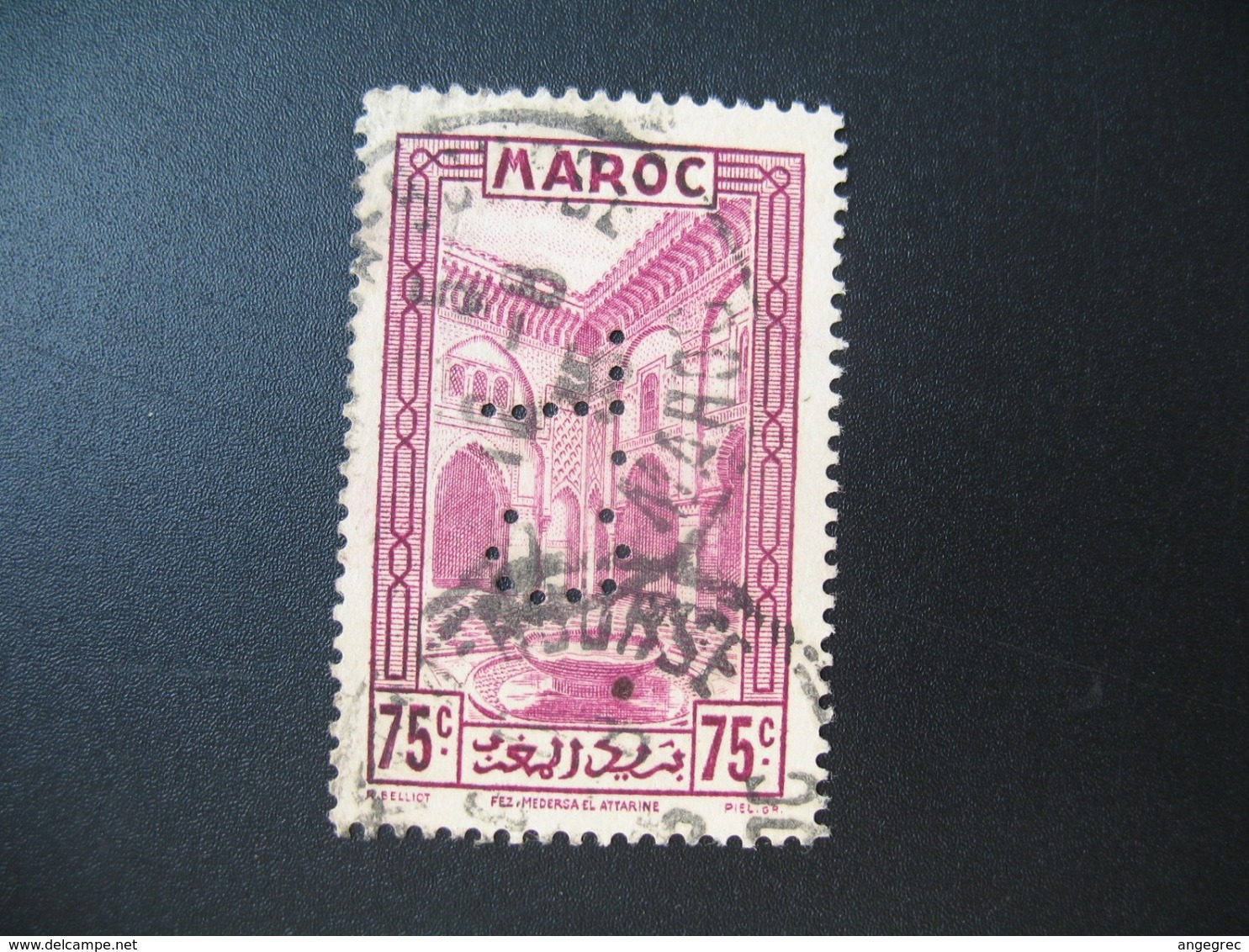 Perforé Perfin Maroc , Perforation : CL 10   à Voir - Altri & Non Classificati