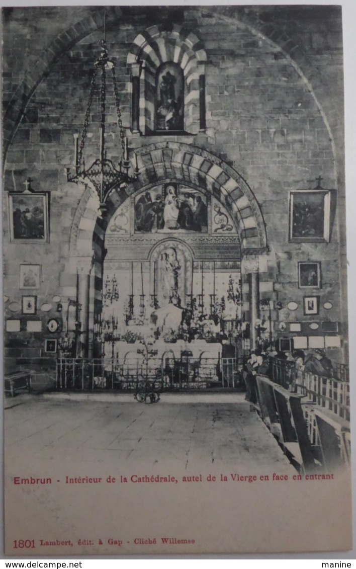 Embrun - Interieur De La Cathédrale, Autel De La Vierge En Face En Entrant - Embrun