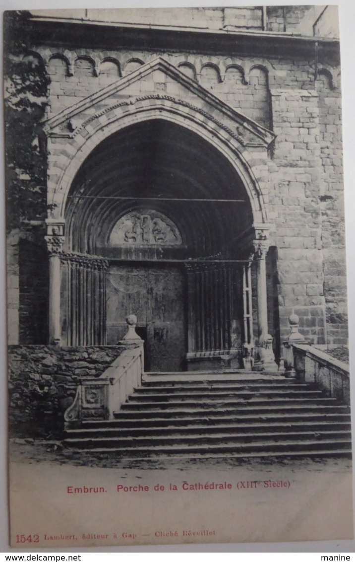 Embrun - Porche De La Cathédrale (XIII Siècle) - Embrun