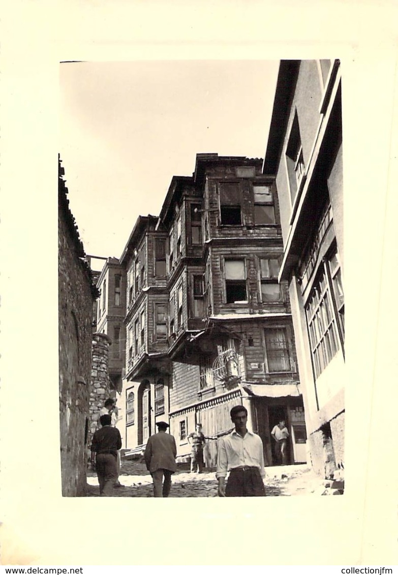 CPSM / PHOTO TURQUIE ISTANBUL " Vieilles Maisons En Bois" - Turquie