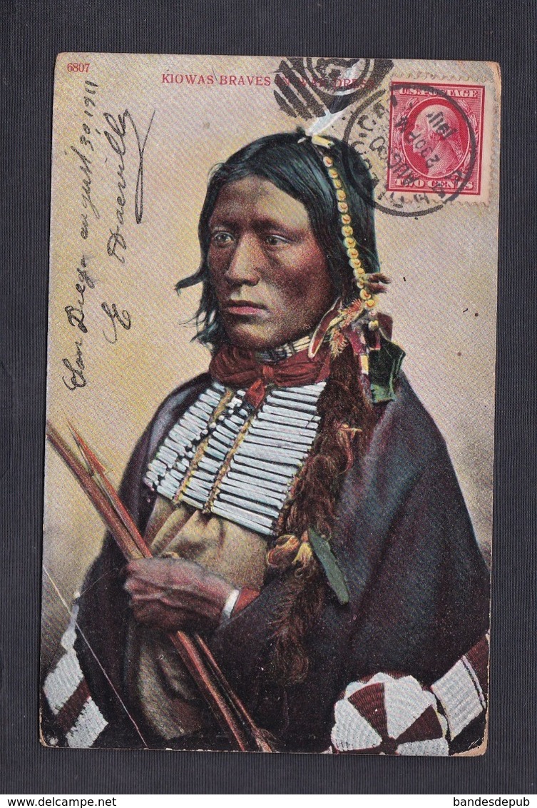 Indian Kiowas Braves In War Dress ( Indien D' Amerique Kiowa En Tenue De Guerre Ed. Bosselman & Co Timbre Au Verso ) - Autres & Non Classés