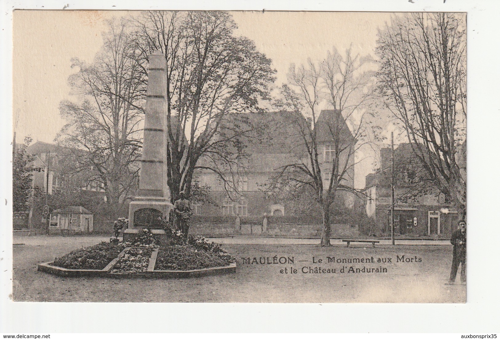 MAULEON - LE MONUMENT AUX MORTS ET LE CHATEAU D'ANDURAIN - 64 - Mauleon Licharre