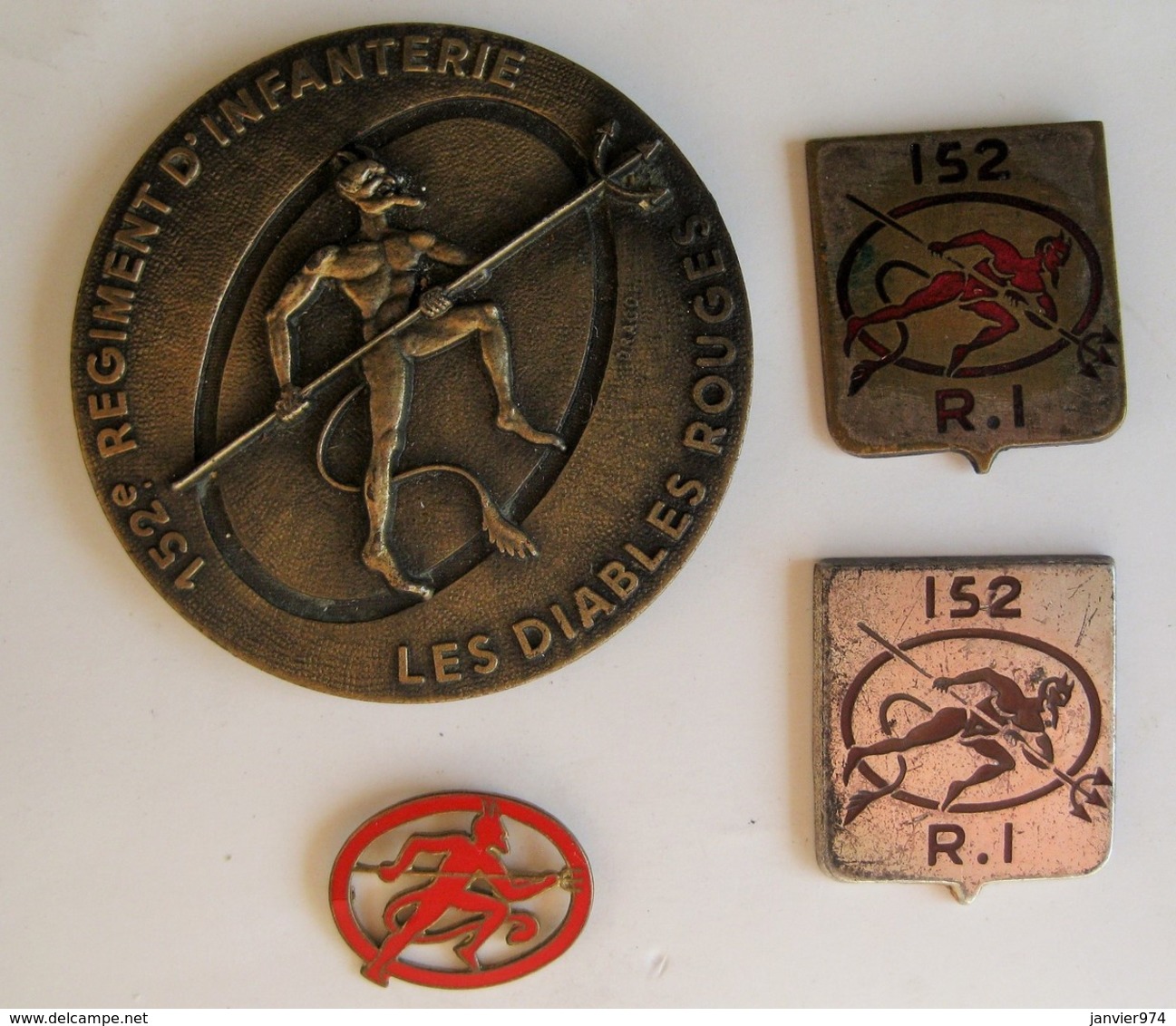 152° Régiment D’Infanterie LES DIABLES ROUGES -  Médaille, Ecus, Insigne. - Andere & Zonder Classificatie