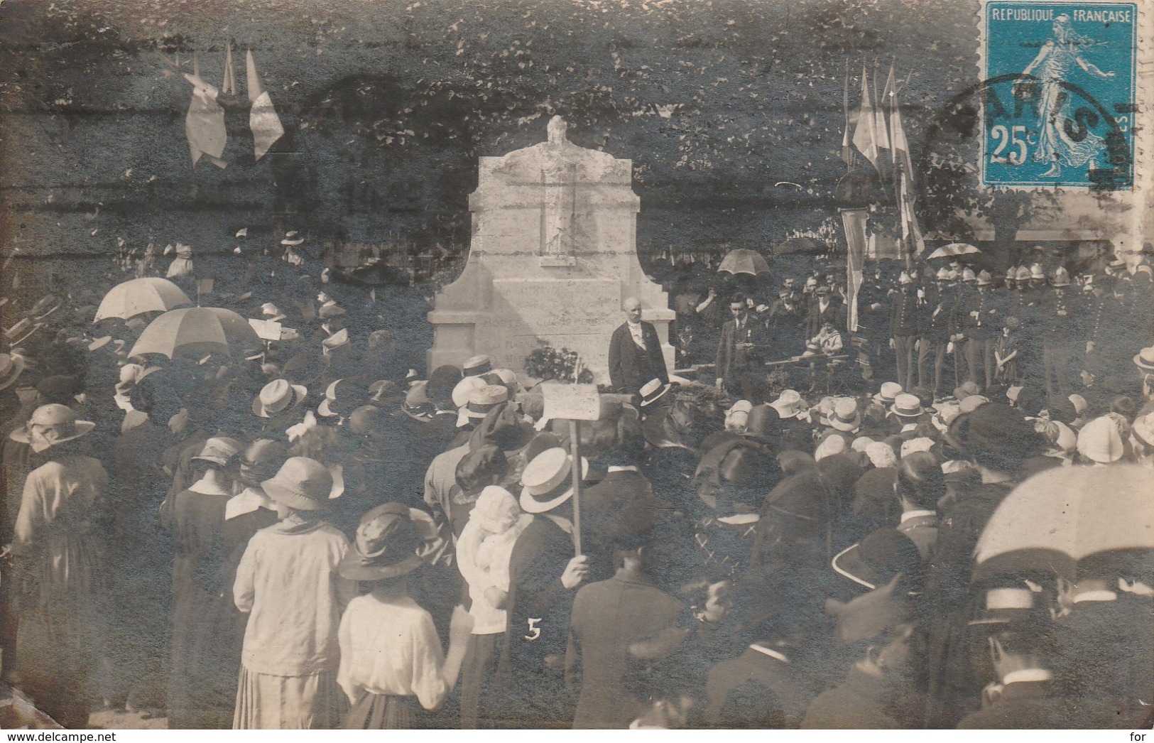 Carte Photo . Militaire : Cérémonie Aux Monuments Aux Morts : Lieu à Localiser - War Memorials