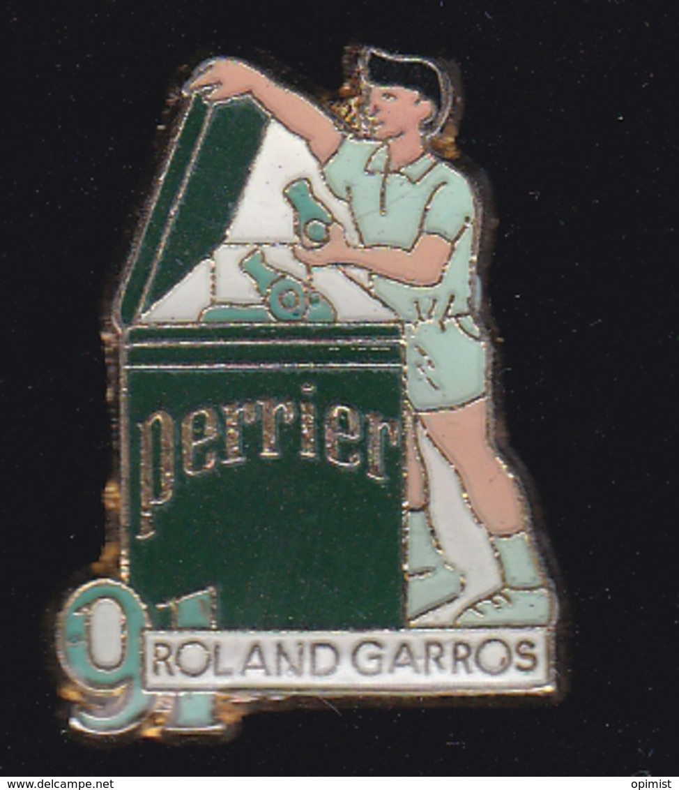 59674- Pin's.Tennis Roland Garros.Perrier.. - Tennis