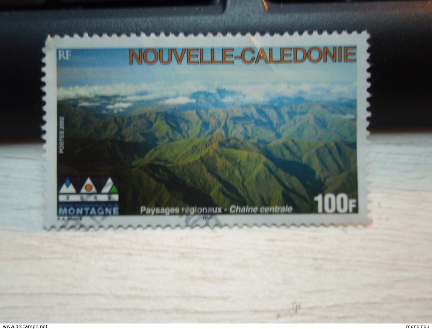 Timbre Nouvelle-Calédonie Paysages Régionaux - Chaîne Centrale 2002 - Usati