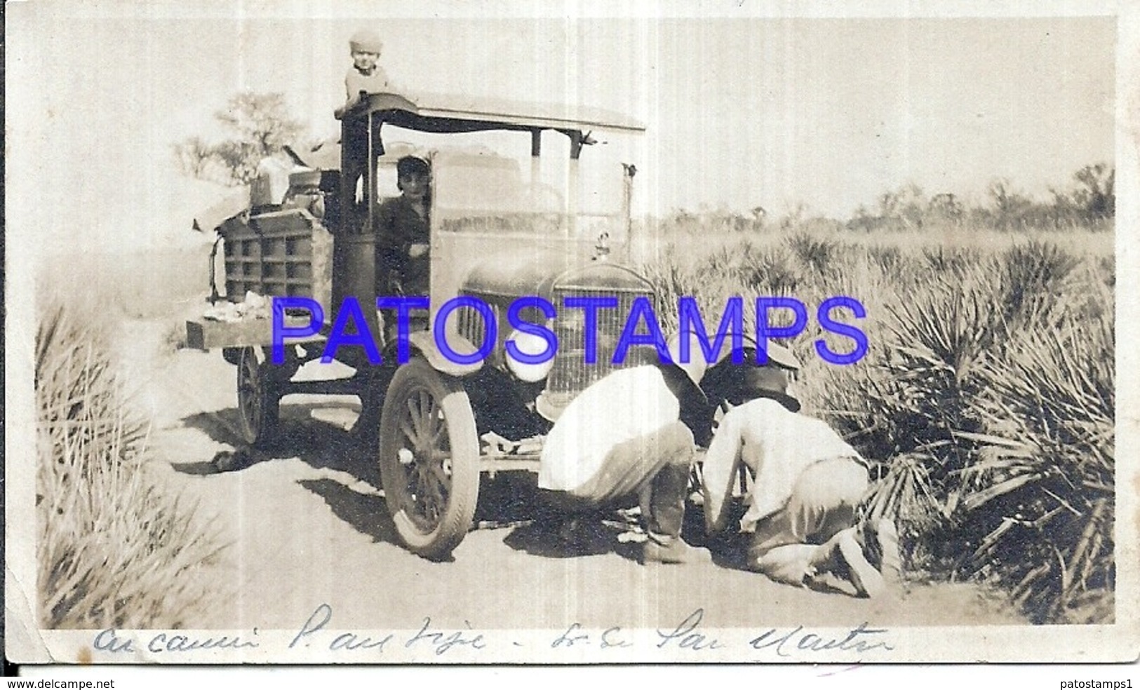 119118 AUTOMOBILE OLD CAR TRUCK CAMION AND MAN'S PHOTO NO POSTAL POSTCARD - Other & Unclassified