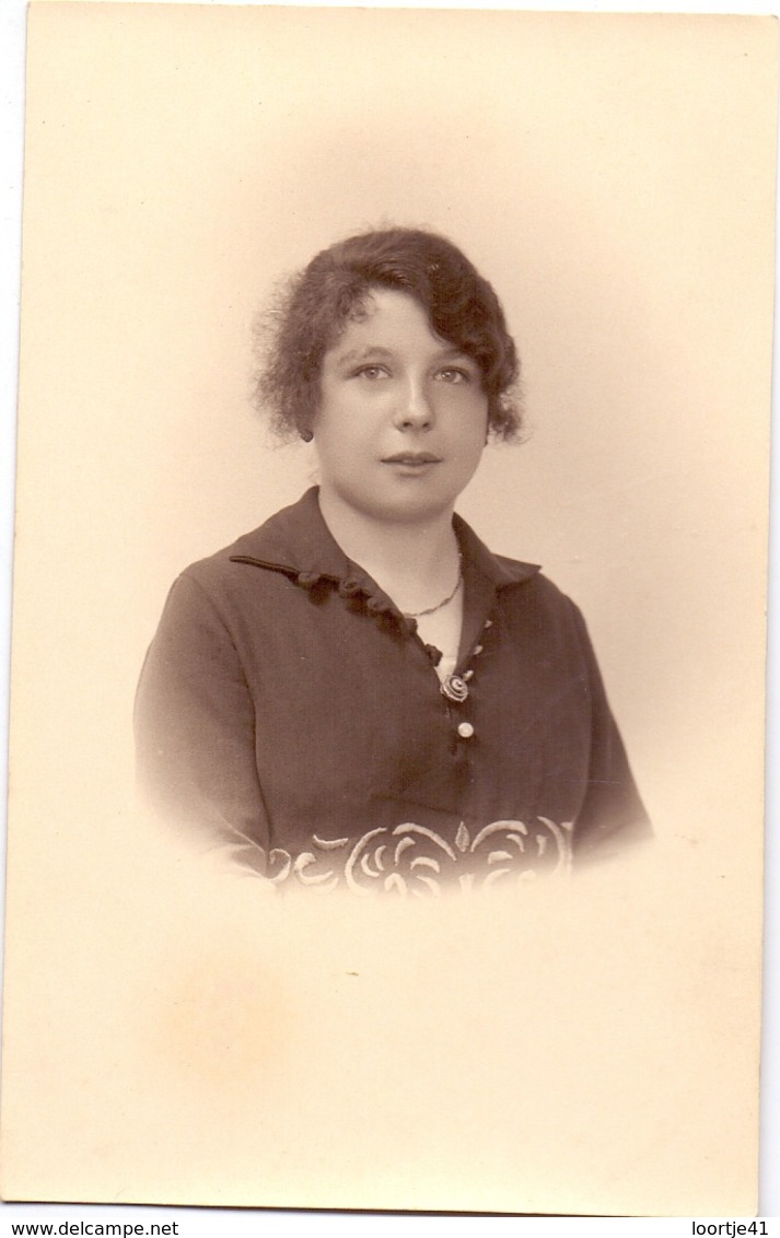 Photo Foto Fotokaart - Vrouw - Fotograaf B. Willemsen  - Aalst - Non Classés