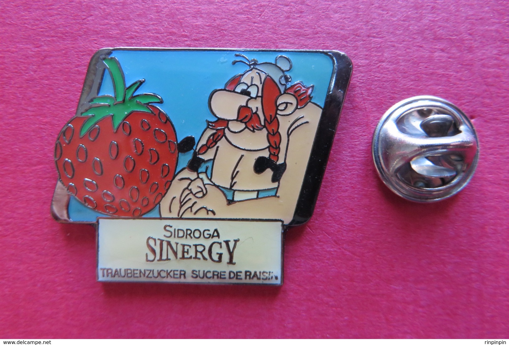 Pin's,Asterix&Obelix,SINGERGY,sucre De Raisin,Obelix,fraise - BD